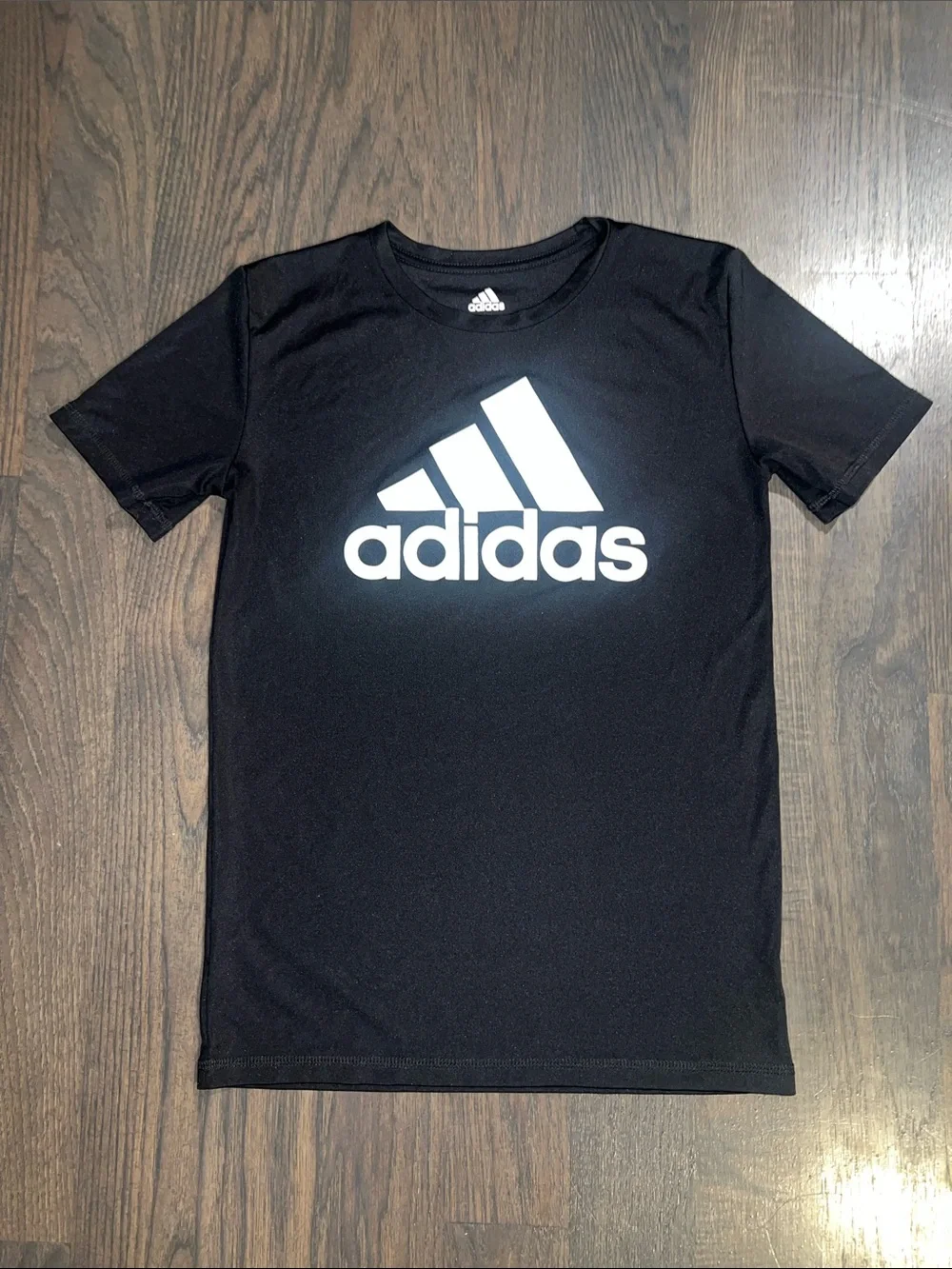 Boys adidas Red and Black Logo Short Sleeve Tee Pair S-M (10/12)